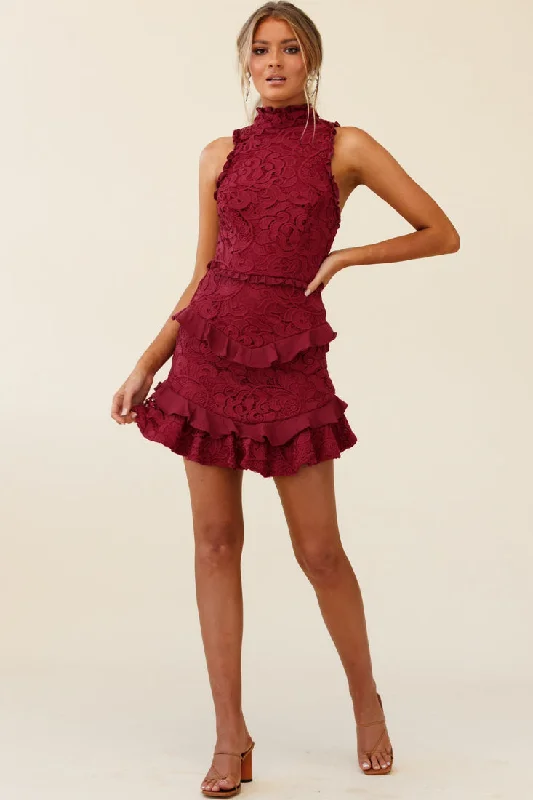 Osiris Sleeveless High Neck Lace Dress Wine