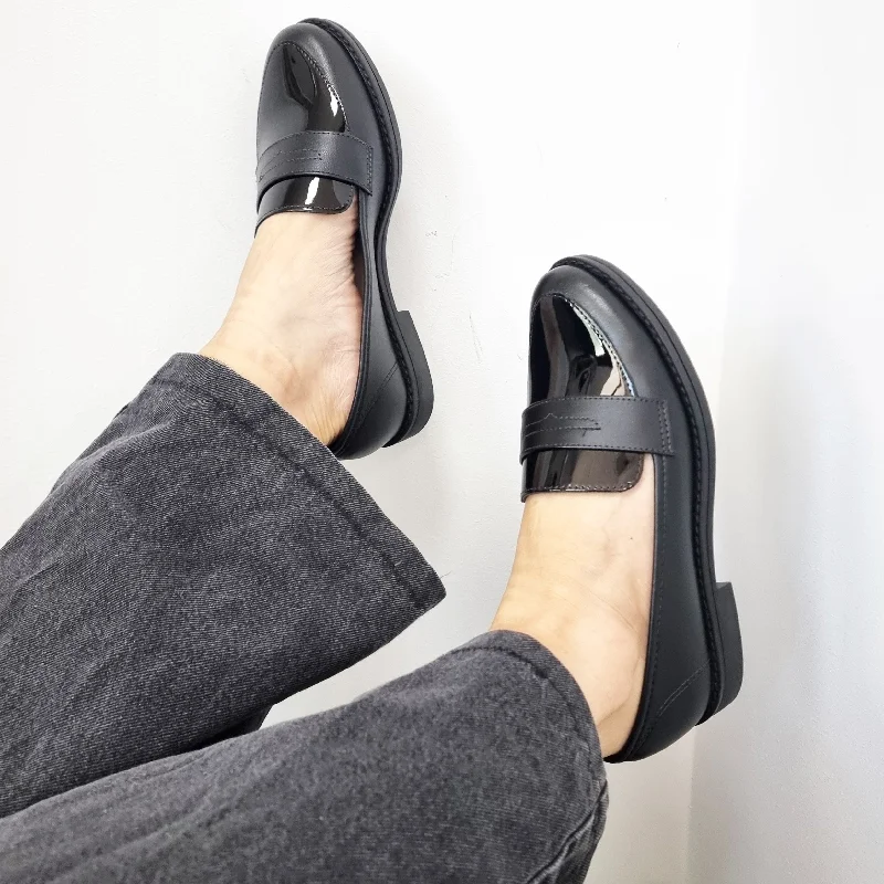 Beira Rio 4170-423 Round Toe Loafer Flat in Black