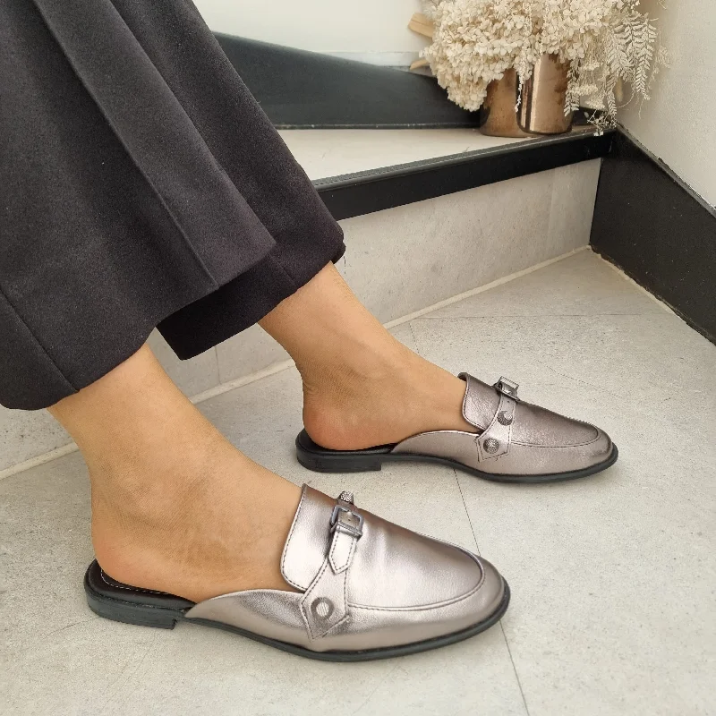 Vizzano 1376-112 Round Toe Flat Mule in Graphite