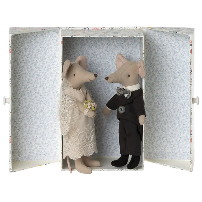 Cheerful and happy stuffed figuresMaileg | Mice Wedding Couple in Box
