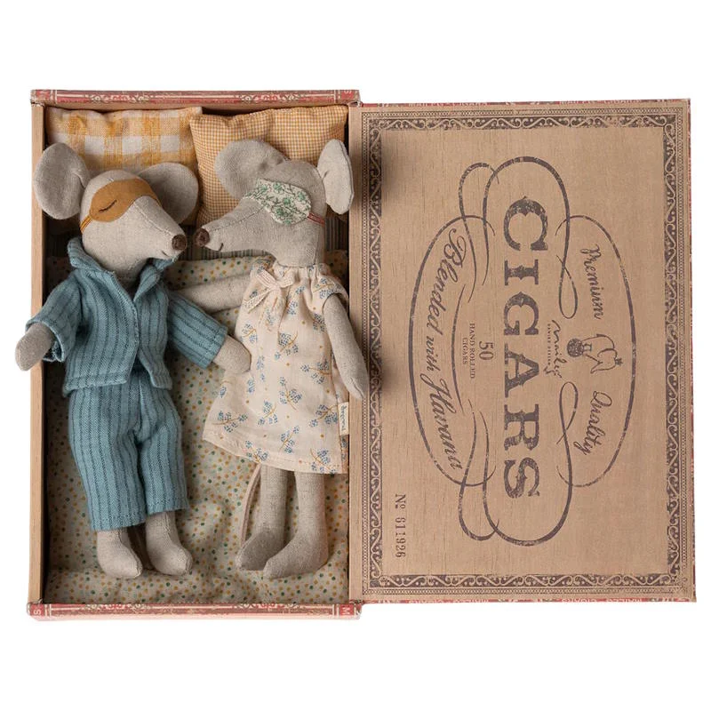 Adorable and charming plush figuresMaileg | Mum & Dad Mice in Cigarbox