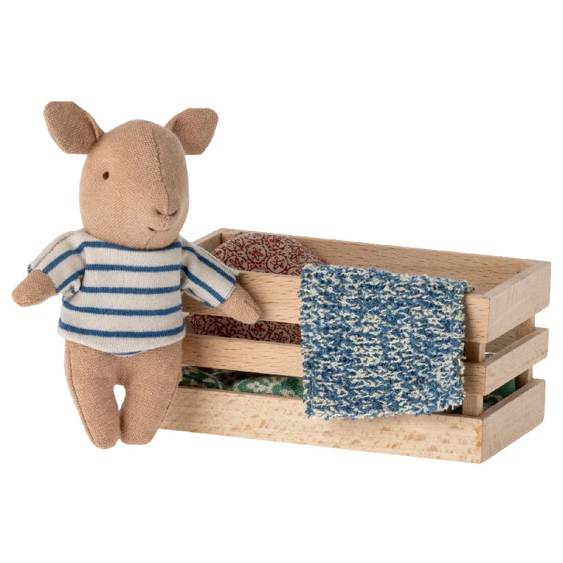 Huggable and cozy plush toysMaileg Pig in a Box, Baby Boy
