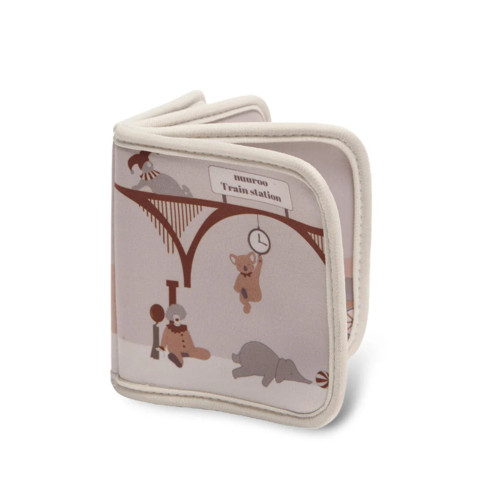 Instructive children's talesChris Bath Book - Cream Carnival Train