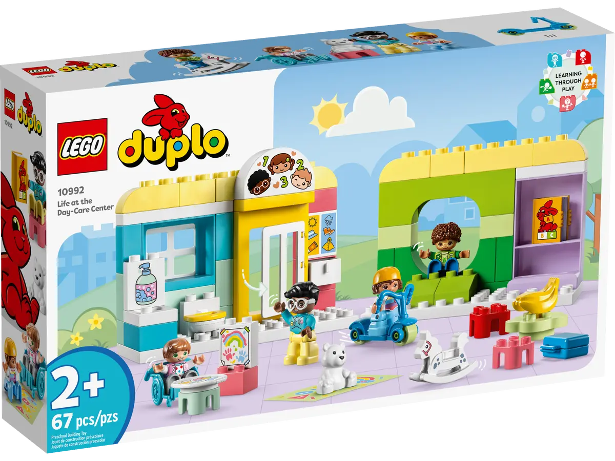 Finely detailed LEGO structures10992 LEGO DUPLO LIFE AT THE DAY NURSERY