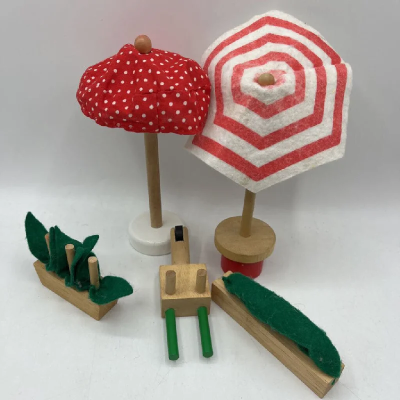 sturdy construction wooden toys                   Bag of Wooden Red Doll House Patio Furniture