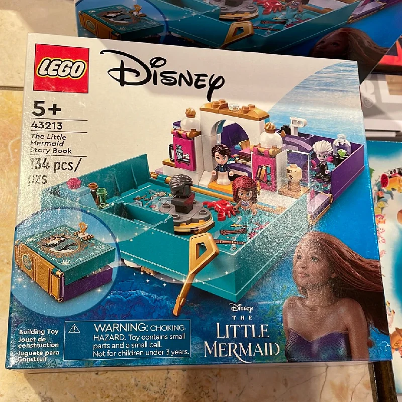Fun-filled LEGO adventuresBrickhouse 43213 Lego Disney Little Mermaid Story book