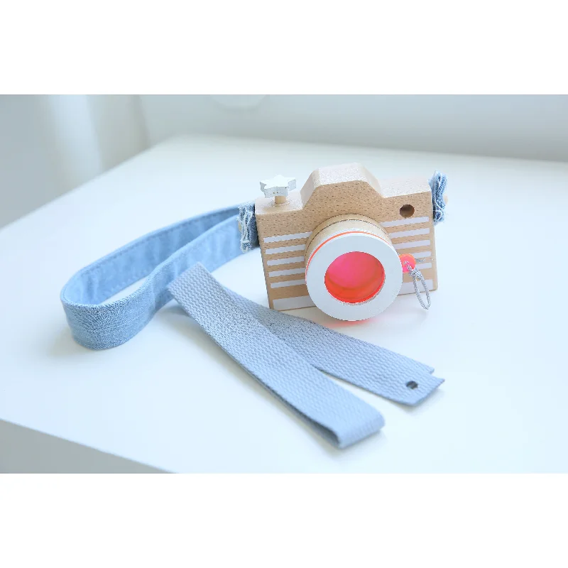 handcrafted wooden toys                  kiko+ & gg* Camera Pink