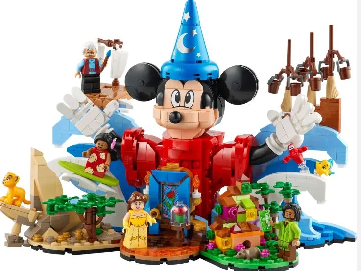 Adorable and charming LEGO charactersLEGO 21352 - IDEAS - MAGIC OF DISNEY