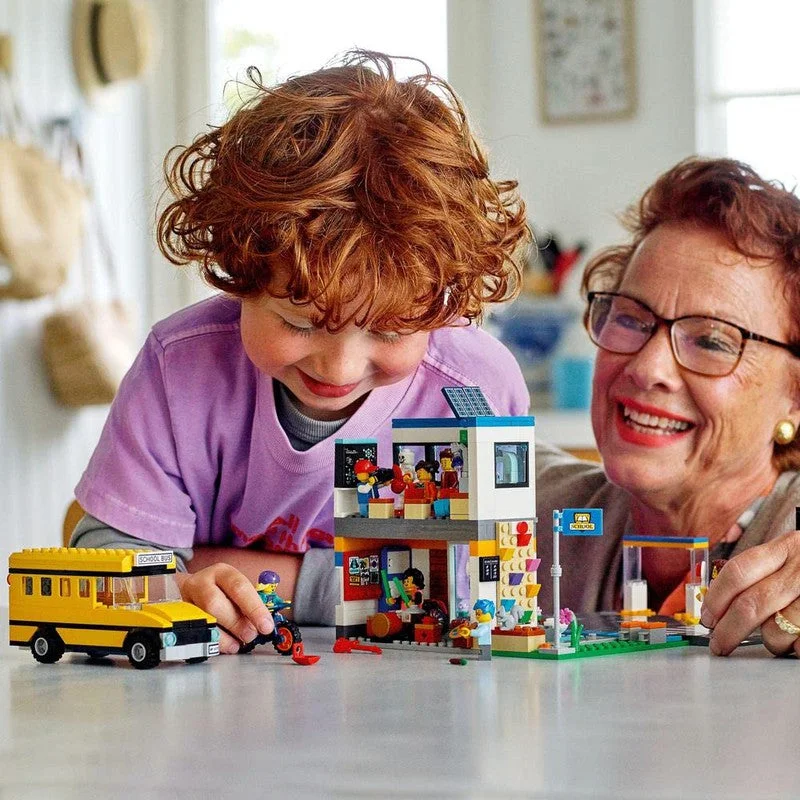 Inspiring architectural interest LEGOLEGO City School Day 60329 Building Kit (433 Pcs)