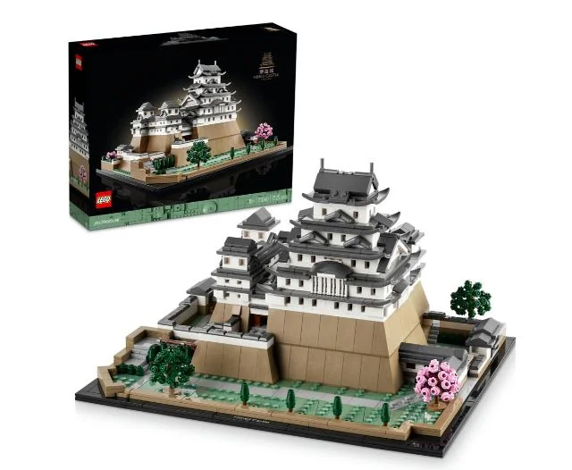 Encouraging hand-eye coordination LEGOLEGO ARCHITECTURE 21060 HIMEJI CASTLE