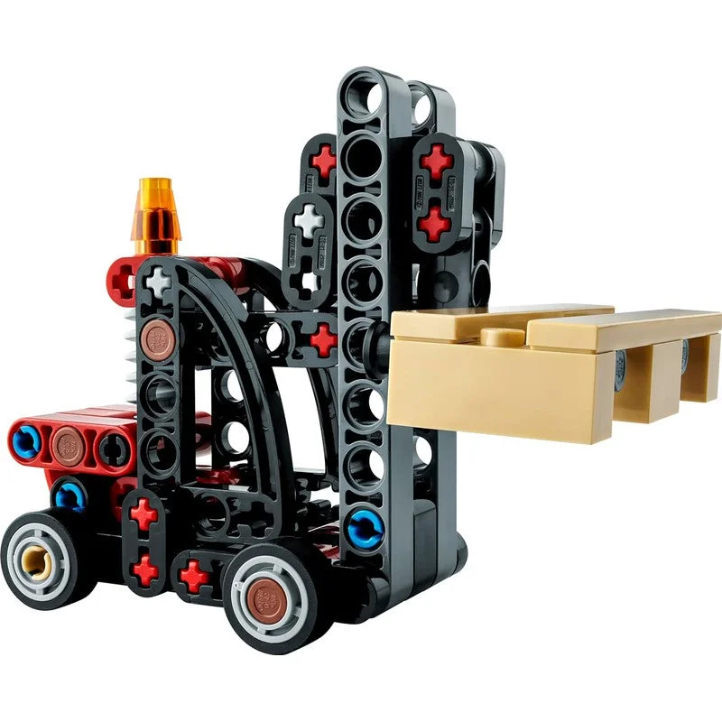 Encouraging teamwork LEGO gamesLEGO Forklift with Pallet 30655 Building Toy Set (78 Pieces)