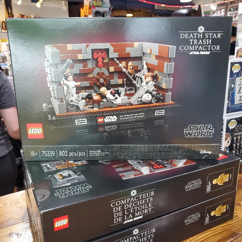 Beautifully crafted LEGO sculpturesLEGO Star Wars - Death Star Trash Compactor 75339