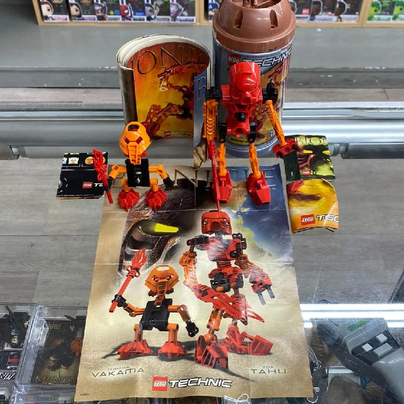 Family-friendly LEGO experiencesLEGO TECHNIC BIONICLE Turaga Vakuma / Toa Thai